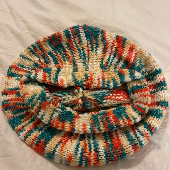 Beautiful Free People Raspberry beret. - Picture 6 of 6